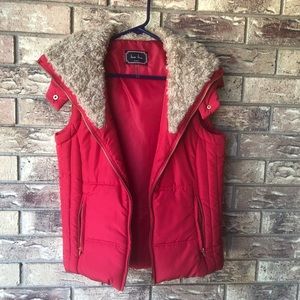 Red LOVE TREE puffer vest fur collar size S
